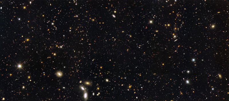 Libre de la distorsión atmosférica, el Hubble ha captado imágenes de cuerpos y fenómenos nunca antes observado, como estrellas rodeadas por polvo cósmico que podrían convertirse en sistemas planetarios, imágenes de galaxias al borde del universo, la