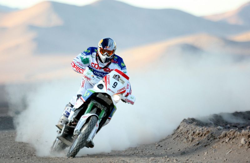 El chileno Chaleco López se ha hecho con la quinta jornada del Dakar y sigue segundo en la general.