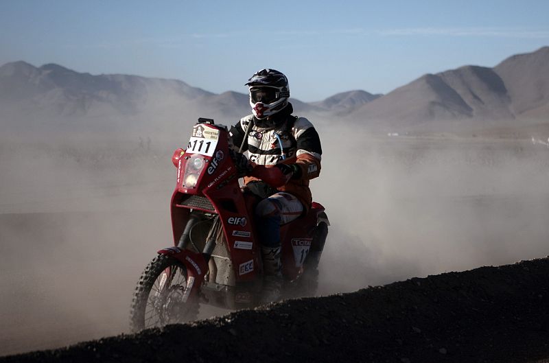 El piloto francés Gilles Planson, en el desierto de Atacama.