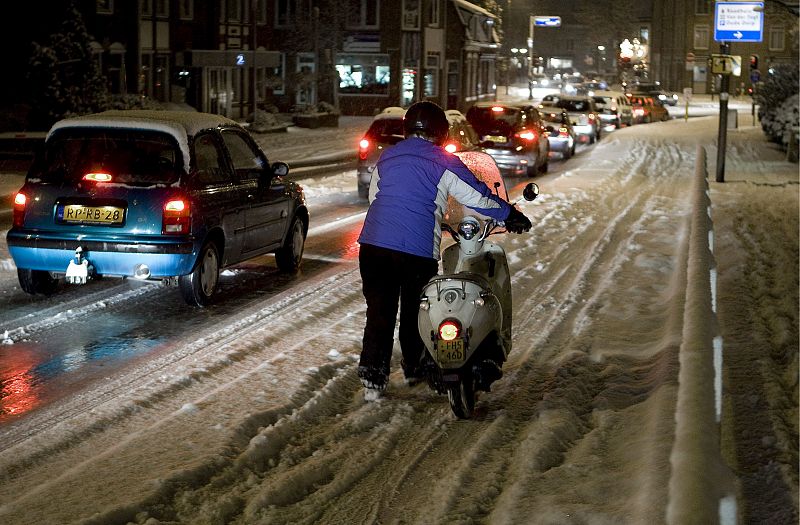 GRAN ATASCO CIRCULATORIO EN AMSTERDAM DEBIDO A LA NIEVE