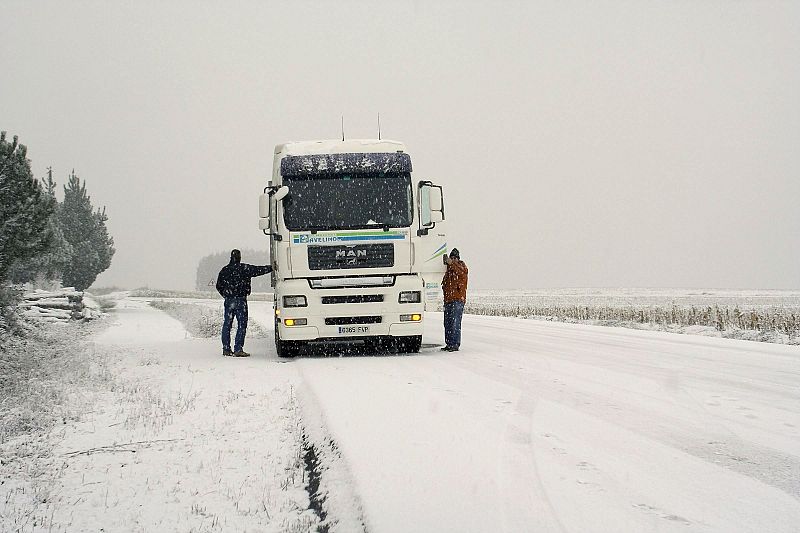 HIELO Y NIEVE EN LAS CARRETERAS GALLEGAS