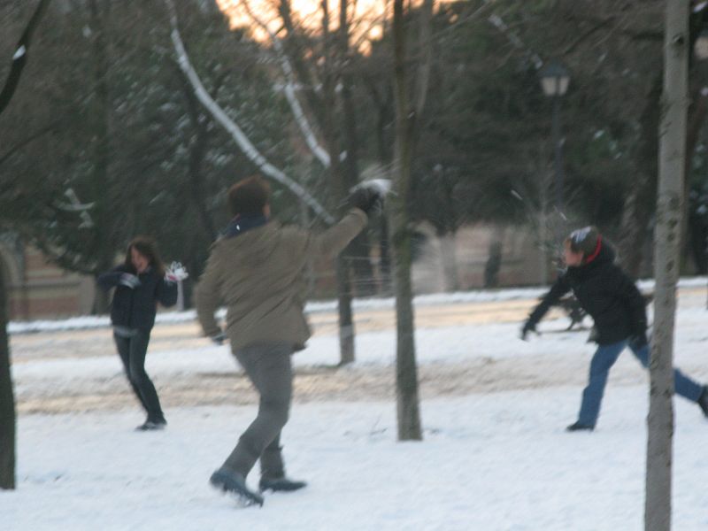 Las guerras de bolas de nieve son un clásico en días como hoy