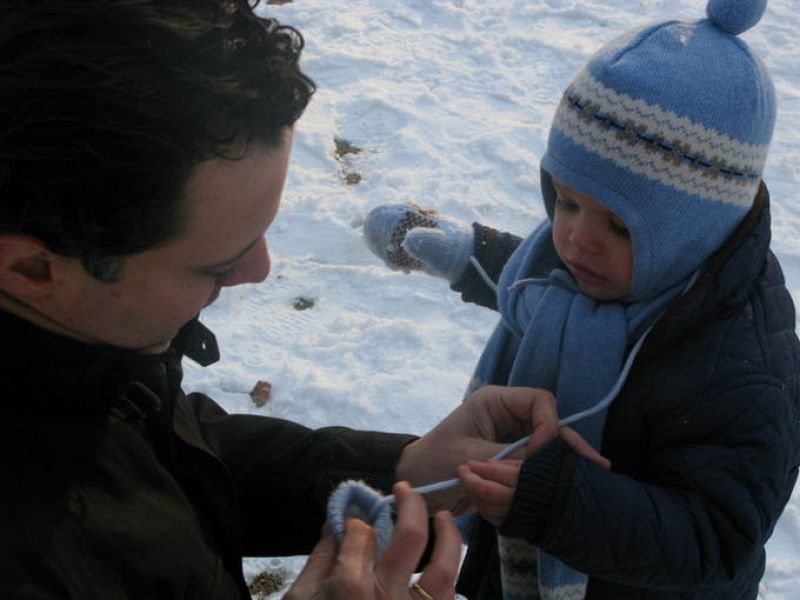 Wences disfruta de su primer contacto con la nieve