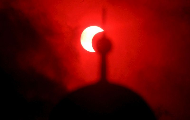 Vista del eclipse en Banda Aceh (Indonesia).