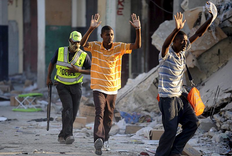 ACTOS DE PILLAJE EN PUERTO PRÍNCIPE