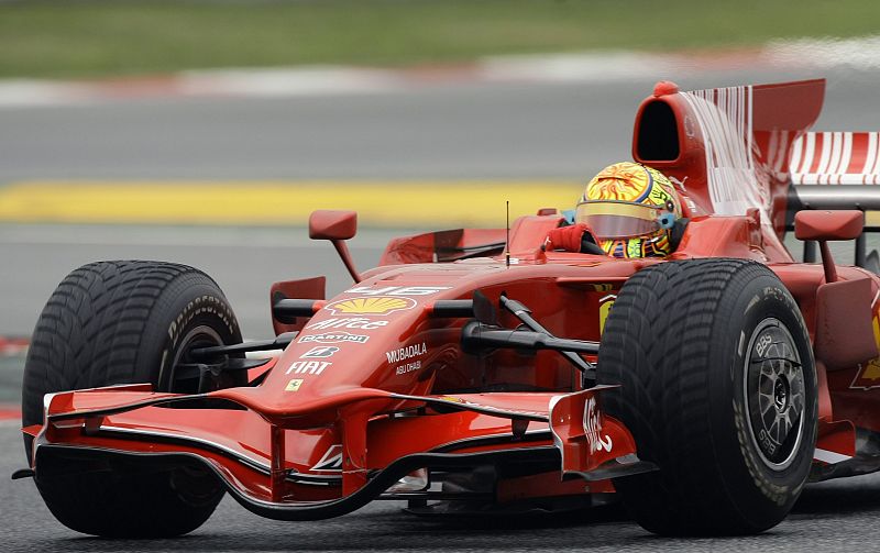 Valentino trazando una curva