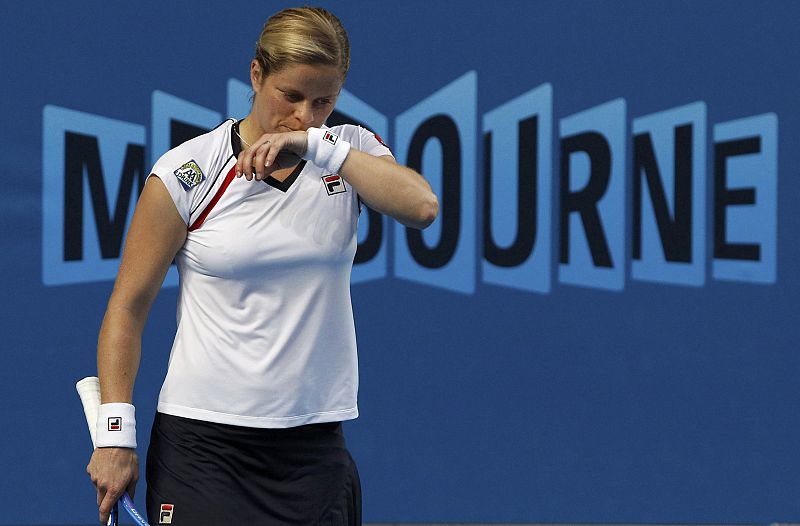 La rusa Nadia Petrova, infligió a la belga Kim Clijsters, campeona del Abierto de EE.UU una de las derrotas más hirientes de su carrera, al vencerla por 6-0 y 6-1.