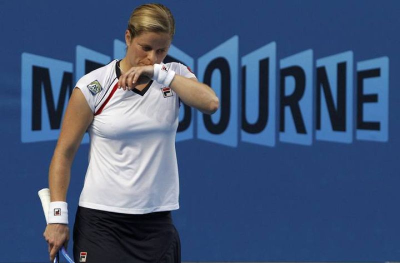 La rusa Nadia Petrova, infligió a la belga Kim Clijsters, campeona del Abierto de EE.UU una de las derrotas más hirientes de su carrera, al vencerla por 6-0 y 6-1.