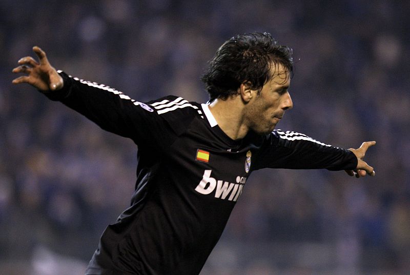 Ruud celebra un gol durante el encuentro contra el Zenit St Petersburg, perteneciente a la Champions League de 2008.