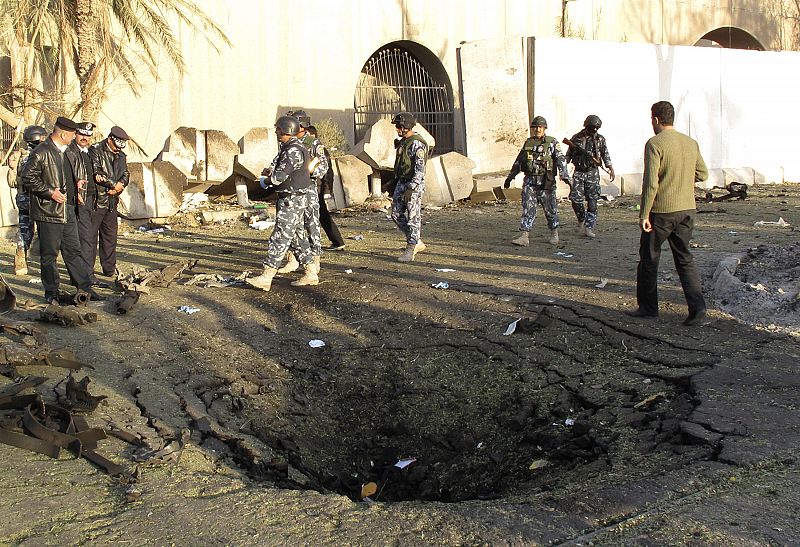 Al menos 36 personas han muerto y más de 70 han resultado heridas en tres atentados con bomba en el centro de Bagdad.