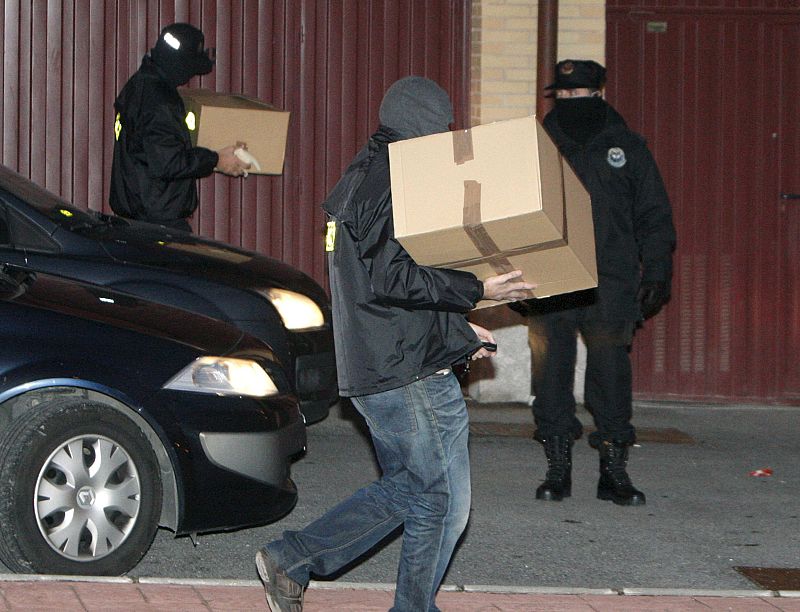 El la operación se han llevado a cabo varios registros en los que los agentes han incautado documentación.