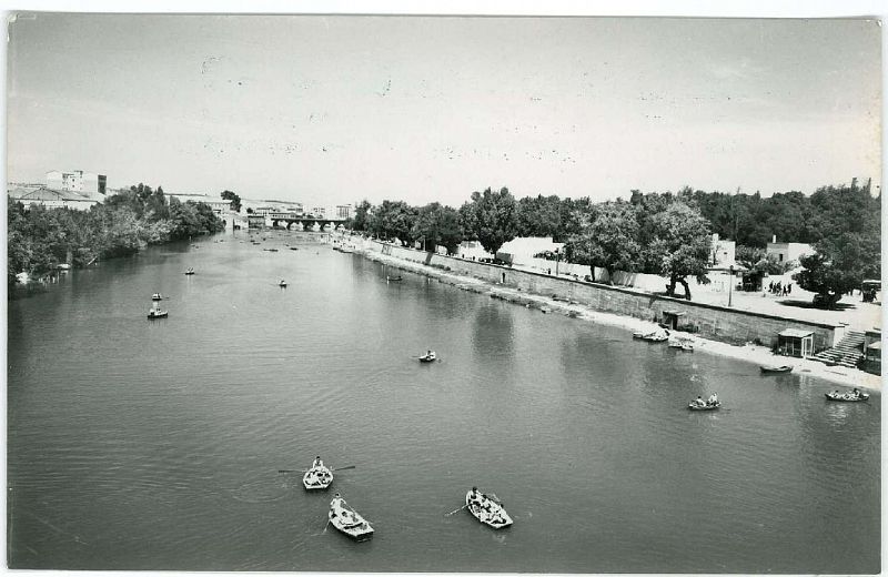 Barcas por el río Pisuerga