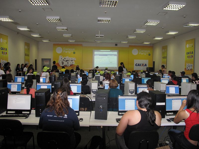 Los alumnos del Bautismo digital, en pleno aprendizaje.