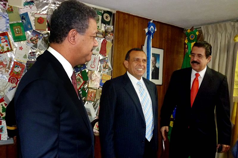 ZELAYA ABANDONA LA EMBAJADA DE BRASIL RUMBO A REPÚBLICA DOMINICANA