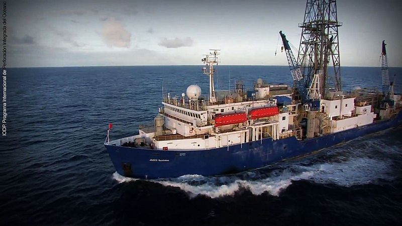 El Joides Resolution es uno de los tres barcos que conforman el Programa Internacional de Perforación Integrada del Océano (IODP, en su acrónimo inglés), un consorcio de investigación internacional dedicado al análisis de la historia de la Tierra a