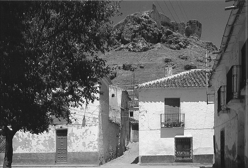 El castillo de la Estrella, visible desde todas las calles de Montiel.