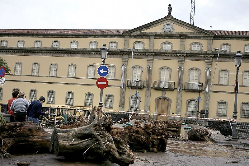 Se han suspendido las clases ante la posibilidad de que se repitan los aguaceros.