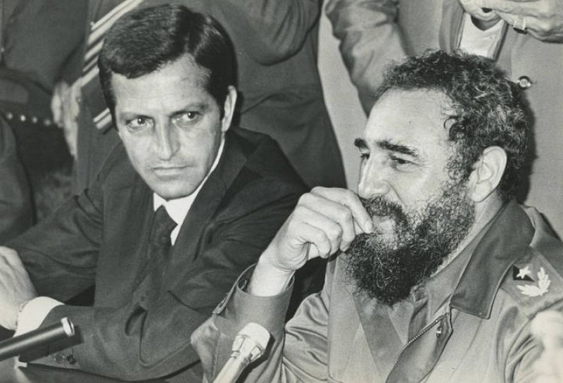 Suárez,  con personalidades   