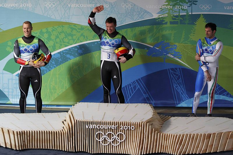 Moeller, Loch y Zoeggeler en el podio de la prueba de luge.
