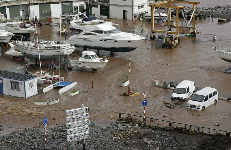 40 MUERTOS POR EL TEMPORAL EN MADEIRA