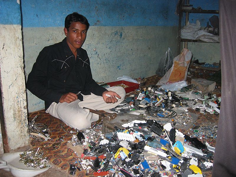 Naciones Unidas advierte de que la India podría incrementar sus desechos tecnológicos hasta en un 500% debido a los ordenadores tirados a la basura hasta el año 2020.