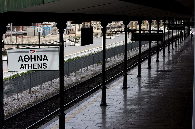 UNA HUELGA GENERAL CONTRA EL PLAN ANTICRISIS SUSPENDE LA ACTIVIDAD EN GRECIA