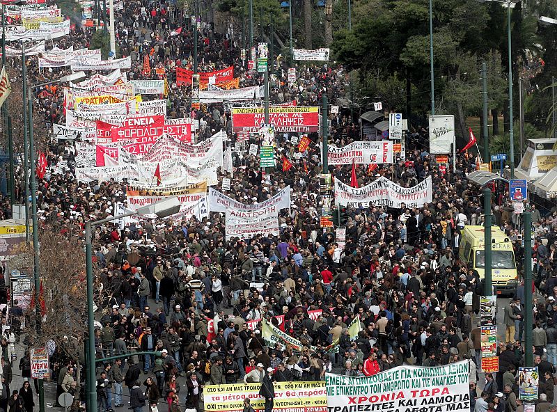 LA HUELGA GENERAL CONTRA EL PLAN ANTICRISIS PARALIZA GRECIA