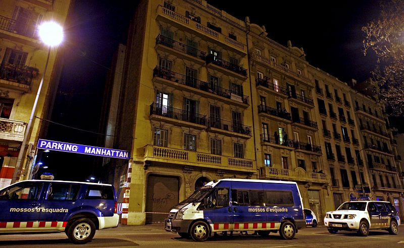 DOS MOSSOS D'ESQUADRA HERIDOS EN UN TIROTEO EN BARCELONA