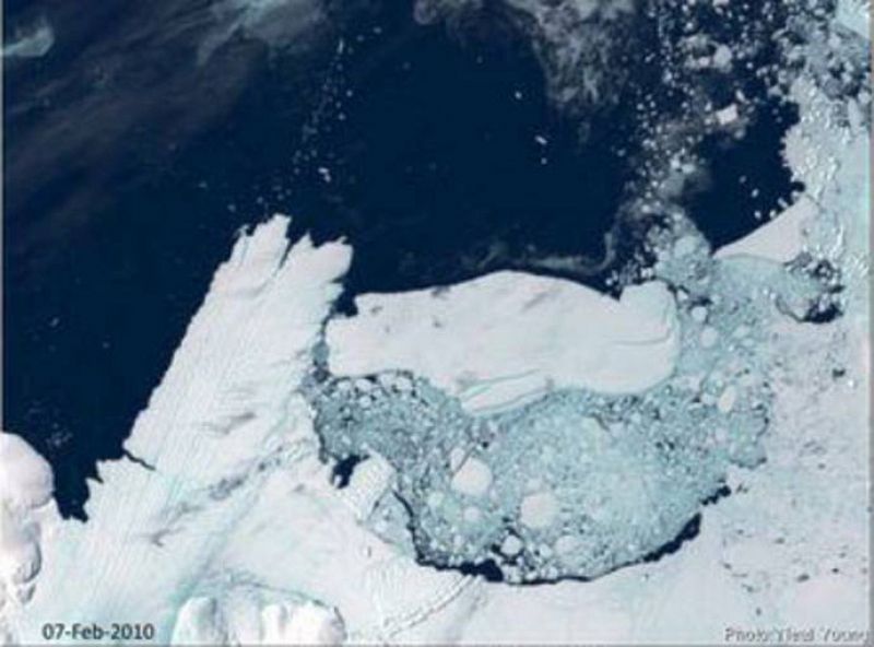 Momento del choque. El instituto de Bremerhaven calificó la colisión del iceberg, con un peso de unos 400 millones de toneladas de hielo, de 'sensación científica'