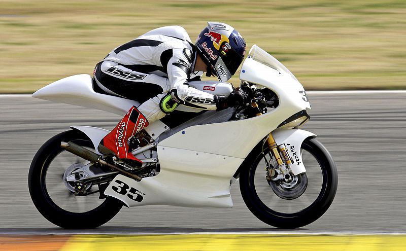 El piloto suizo de 125cc, Randy Krummenacher, del equipo Molenaar Racing.