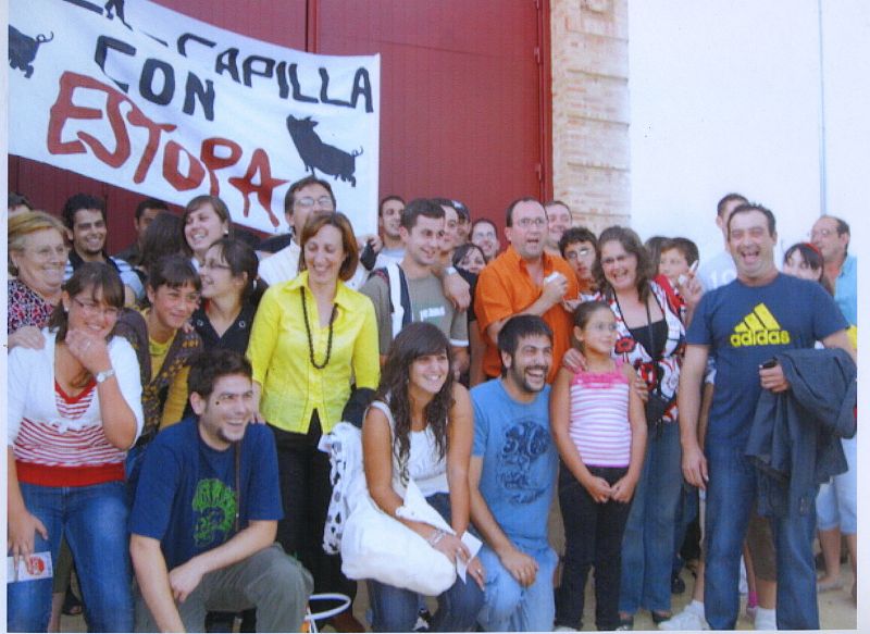 David y José, con sus amigos de en Zarza Capilla