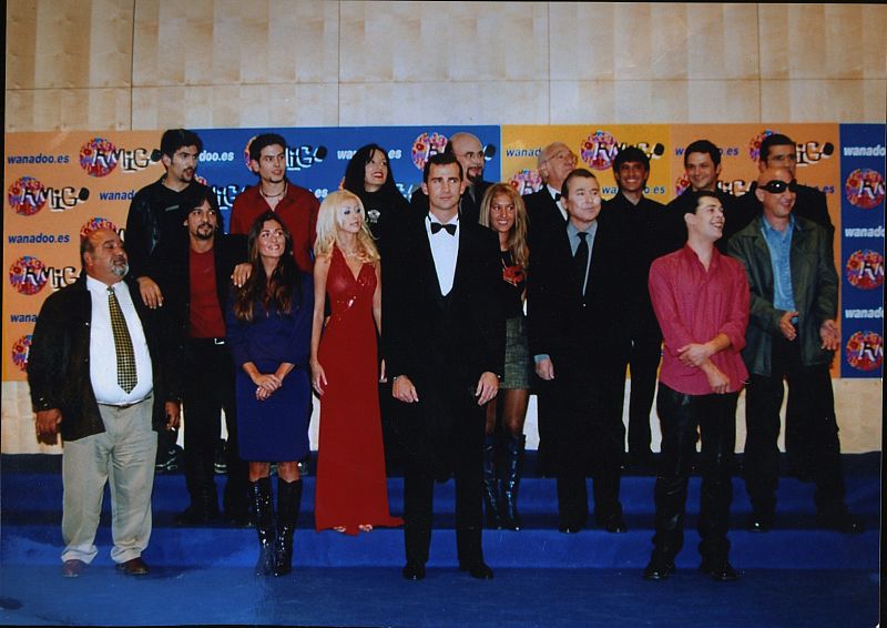 Los hermanos Muñoz, junto a otros artistas y el Príncipe de Asturias