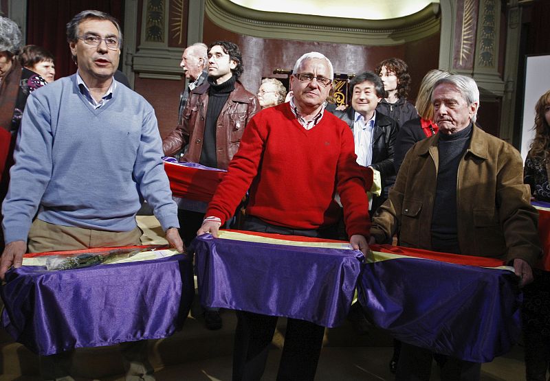 ENTREGA DE LOS RESTOS DE LOS 15 PRESOS ENTERRADOS EN VALDENOCEDA (BURGOS)