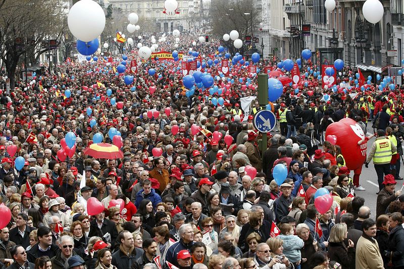 MILES DE PERSONAS PIDEN EN LA CALLE LA DEROGACIÓN DE LA LEY DEL ABORTO