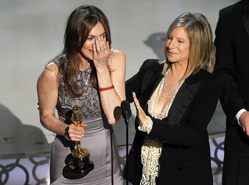 Kathryn Bigelow reacts to winning the Oscar with presenter Barbra Streisand during the 82nd Academy Awards in Hollywood