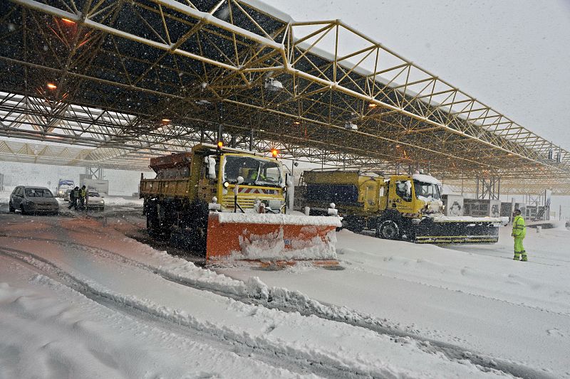 LA JONQUERA CERRADA A TRÁFICO POR TEMPORAL NIEVE