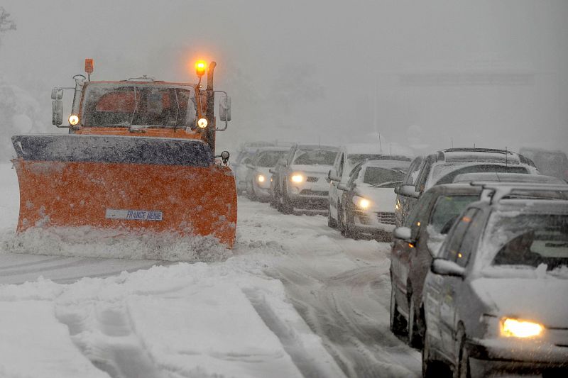 AP-7 con nieve, cerca de La Jonquera