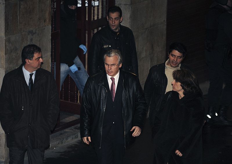 Spanish Audencia Nacional judge Garzon leaves the headquarters of Herria Aurrera during an operation in Bilbao