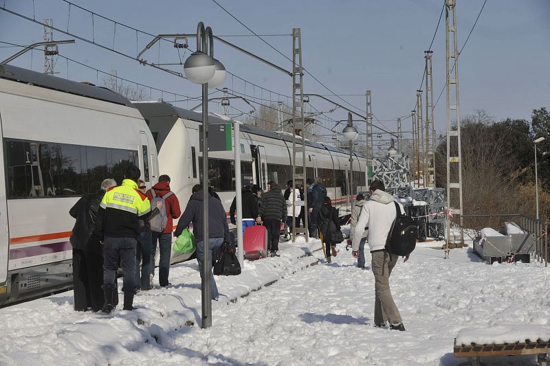 Servicio de trenes paralizado en la frontera con Francia debido a la nieve