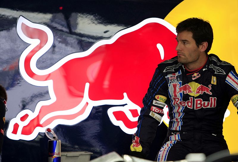 El piloto australiano Mark Webber, que el año pasado cosechó la mejor temporada de su vida, al acabar cuarto, repite con Red Bull.