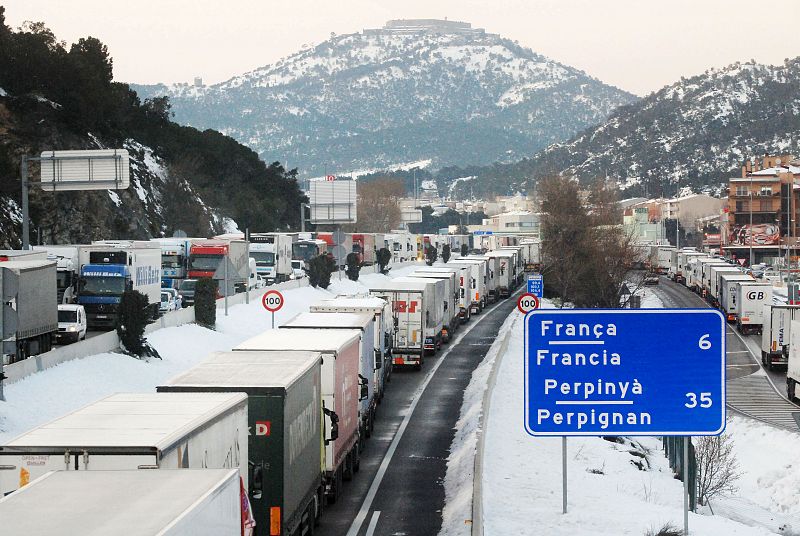 TIEMPO NIEVE APERTURA DEL TRÁFICO EN LA JONQUERA