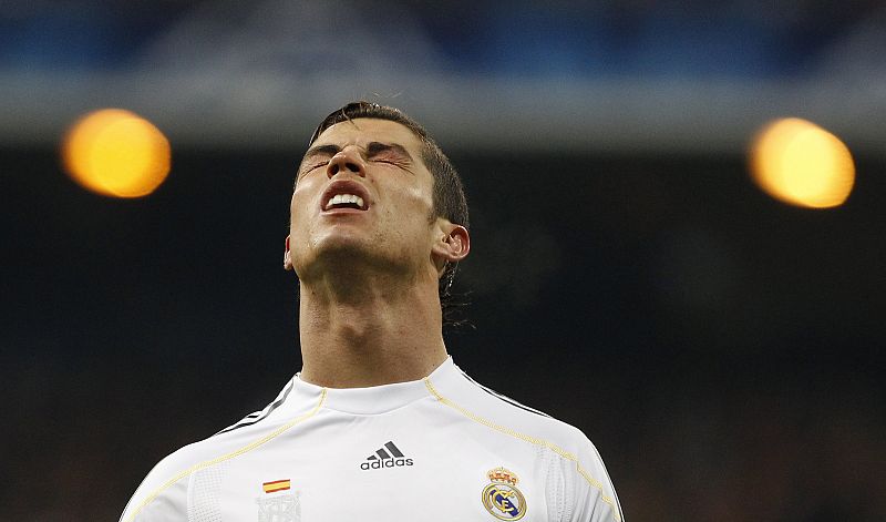 Ronaldo se lamenta de la eliminación blanca.