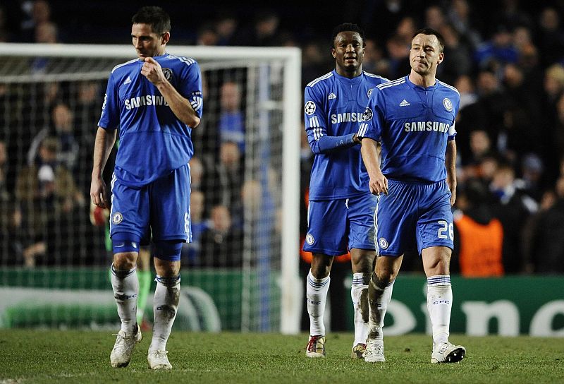 Los jugadores del Chelsea, Lampard, Mikel y Terry, al final del partido.