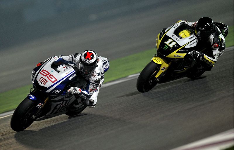 Jorge Lorenzo seguido por Ben Spies.