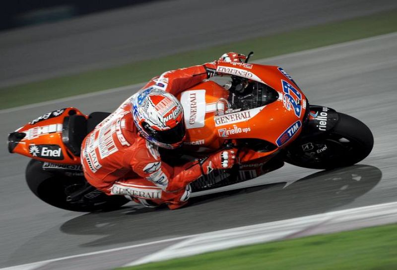 El australiano Casey Stoner piloto del equipo Ducati Marlboro en la categoría Moto GP consiguió el segundo mejor crono.