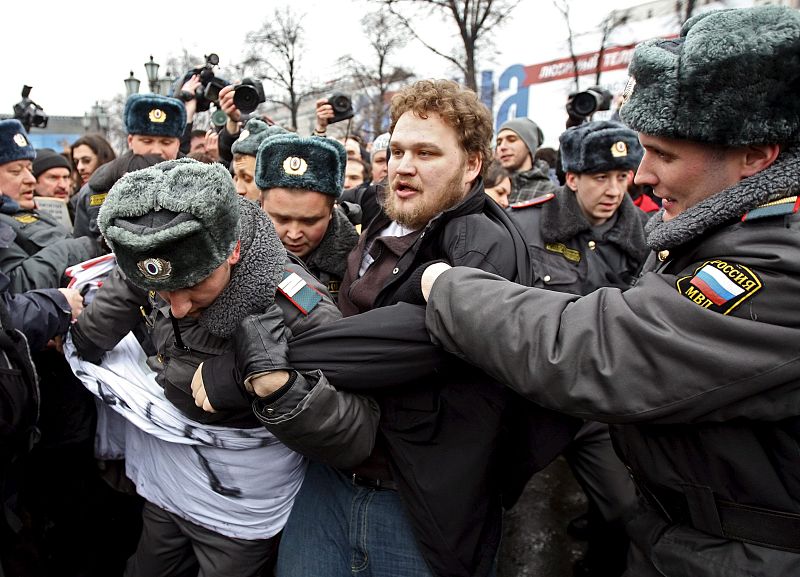 CERCA DE 60 MANIFESTANTES DETENIDOS EN MOSCÚ EN EL "DÍA DE LA IRA"