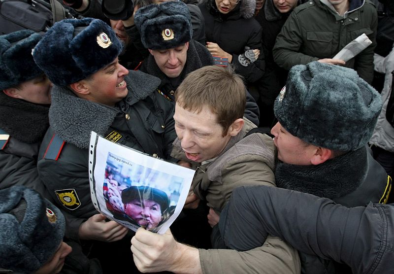 CERCA DE 60 MANIFESTANTES DETENIDOS EN MOSCÚ EN EL "DÍA DE LA IRA"