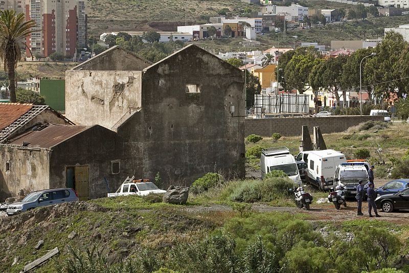 INICIADAS LAS TAREAS PARA EXTRAER RESTOS ÓSEOS EN EL POZO DONDE BUSCAN A SARA