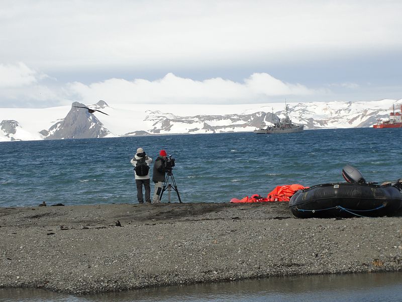 En la isla Rey Jorge, filmando los primeros hielos