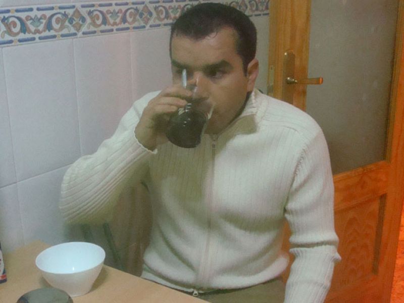 Rubén, desayunando antes de partir hacia el casting de Madrid